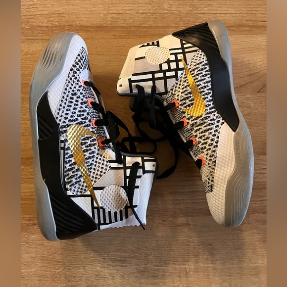 Nike Rare Kobe 9 Elite GS Sneakers - Picture 3 of 7